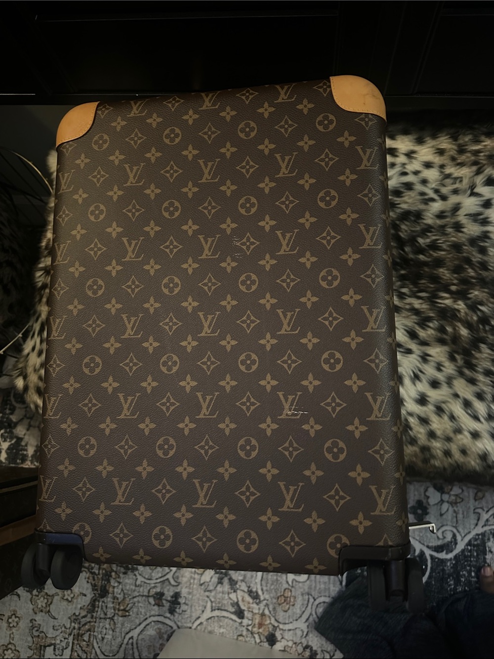 Horizon 55 4 Wheel Louis Vuitton Monogram Carry-On with Tan Accents